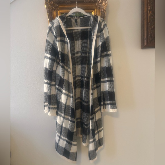 Elan Sweaters - Elan Black and White Checkered hoodie Cardigan